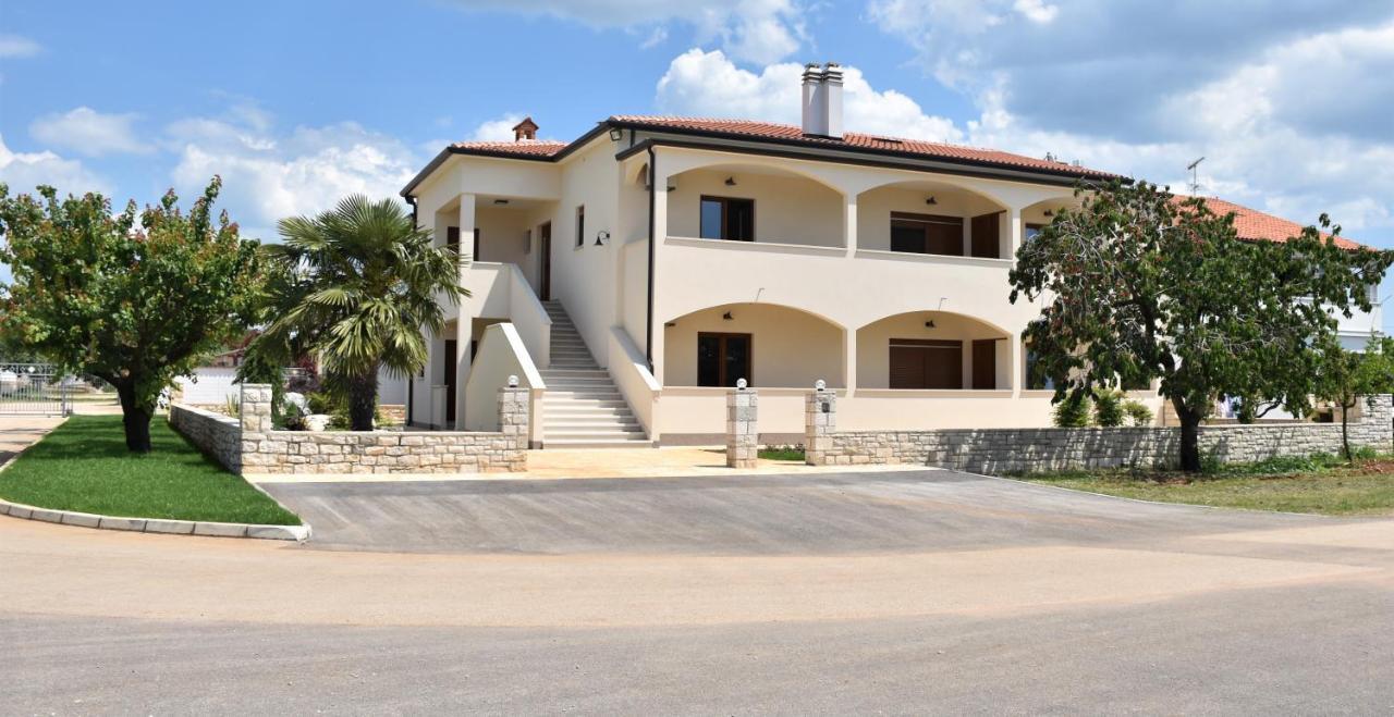 Apartmani Diana Novigrad  Exterior photo